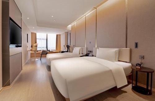 Liangqing District Hotel | Atour Hotel Nanning Wuxiang Headquarter Base