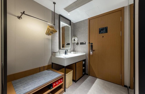 Haimen Hotel | Atour Hotel Nantong Haimen Wenfeng Dashijie