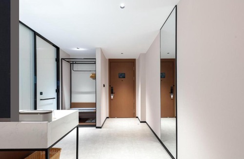 Dongxing District Hotel | Atour Hotel Neijiang North Railway Station Chuanhua Plaza