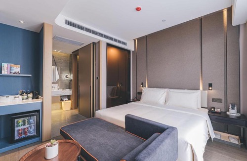 Ningbo Hotel | Atour Hotel Ningbo Jishi Harbor Outlets