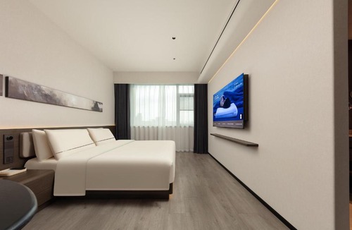 Haishu Hotel | Atour Hotel Ningbo Railway Station Tianyige Moon Lake