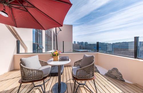 Qingdao City Center Hotel | Atour Hotel Qingdao May Fourth Square Hisense Plaza