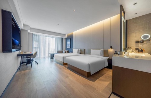 West Coast Hotel | Atour Hotel Qingdao West Coast City Balcony