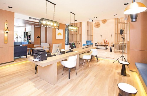 Qinhuangdao City Center Hotel | Atour Hotel Qinhuangdao Railway Station Yingbin Road