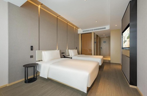 Zhabei Hotel | Atour Hotel Shanghai Daning North High Tech Park