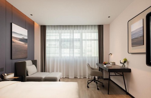 Xuhui Hotel | Atour Hotel Shanghai Guilin Park Metro subway