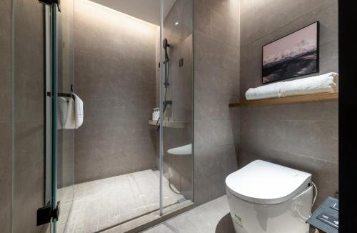 Longhu Qu Hotel | Atour Hotel Shantou Vientiane City Huanghe Road