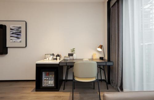 Longhu Qu Hotel | Atour Hotel Shantou Vientiane City Huanghe Road
