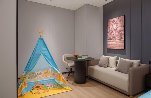 Bao'an Hotel | Atour Hotel Shenzhen Baoan Liutang Subway Station