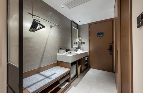 Central Business District Hotel | Atour Hotel Shenzhen Futian CBD Gangxia North Metro Station