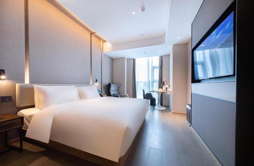 Longhua District Hotel | Atour Hotel Shenzhen Guanlan High Tech Park