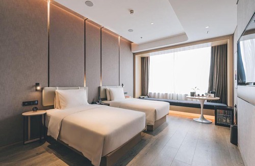 Luohu Hotel | Atour Hotel Shenzhen Luohu Shuibei IBC
