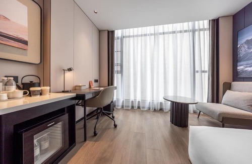 Luohu Hotel | Atour Hotel Shenzhen Sports Center West Nigang Road