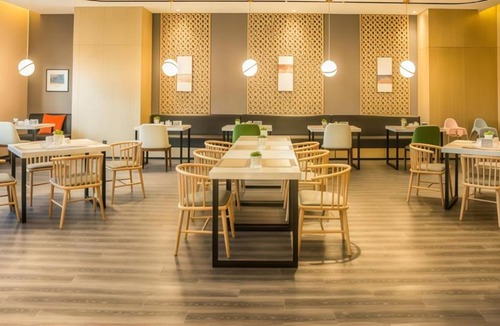 Xinshi District Hotel | Atour Hotel Urumqi High-speed Railway Station