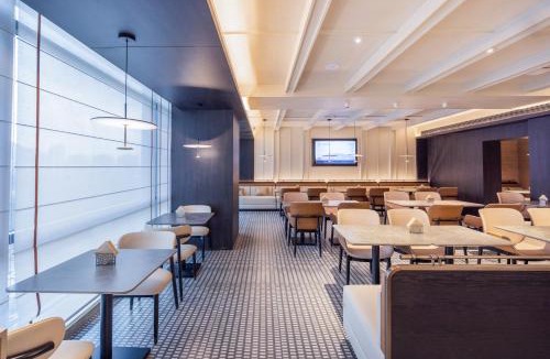 Yanshan County Hotel | Atour Hotel Wenshan Guangda Plaza Dongfeng Road