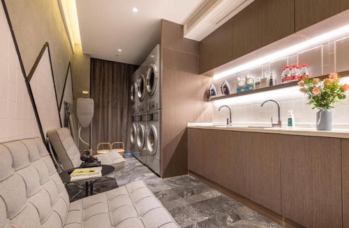Jiangxia Qu Hotel | Atour Hotel Wuhan Guanggu Qingnianhui JinRongGang