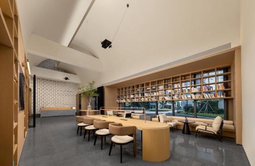 Jiang'an District Hotel | Atour Hotel Wuhan Hankou City Plaza Houhu Avenue