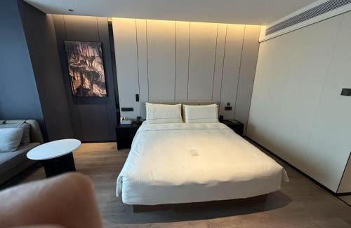 Jiangxia Qu Hotel | Atour Hotel Wuhan Hidden Dragon Island Hubei University of Economics