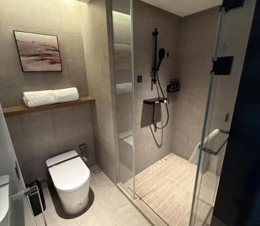 Jiangxia Qu Hotel | Atour Hotel Wuhan Hidden Dragon Island Hubei University of Economics