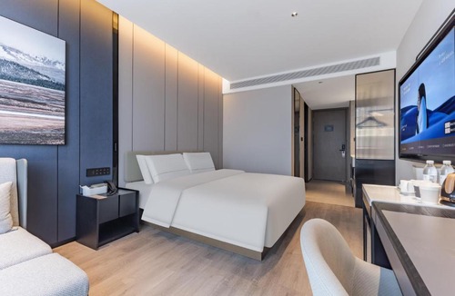 Wuchang Hotel | Atour Hotel Wuhan Yellow Crane Tower Shouyi Plaza