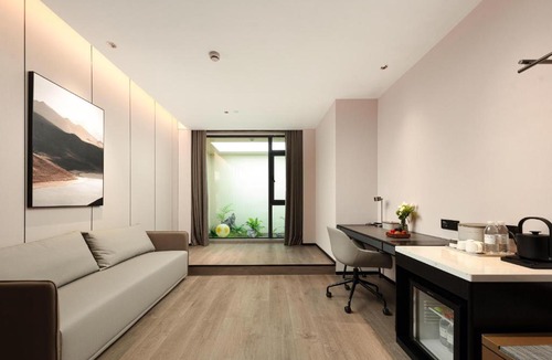 Yangpu Hotel | Atour Hotel Wujiaochang QuyangBailian ShoppingMall Shanghai