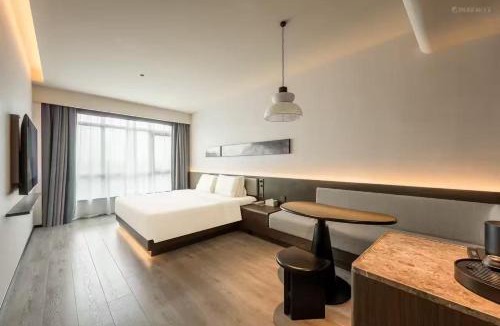 Bin Hu District Hotel | Atour Hotel Wuxi Changguangxi Stream Jiangnan University Town