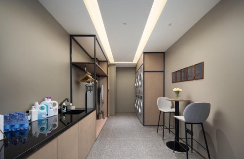 Lishixia Hotel | Atour Hotel Wuxi East Station Yingyuehu Park Metro Station