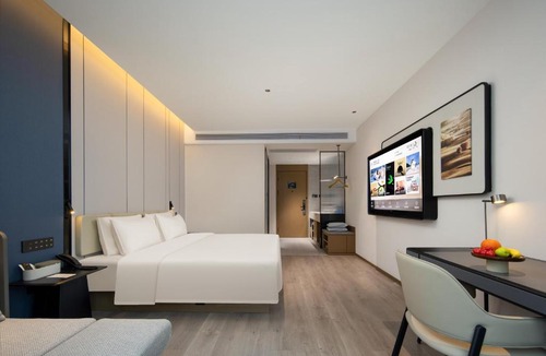 Lishixia Hotel | Atour Hotel Wuxi East Station Yingyuehu Park Metro Station