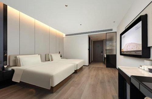 Xinwu District Hotel | Atour Hotel Wuxi National Software Park Airport Road