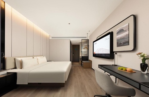 Bin Hu District Hotel | Atour Hotel Wuxi Nianhuawan Mashan Taihu Li Neighbourhood Center