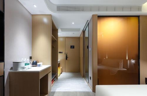 Qiancun Hotel | Atour Hotel Xiamen Wuyuanwan Wanda Plaza