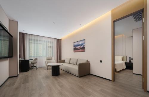 Yanji City Centre Hotel | Atour Hotel Yanji Yanbian University's famous Pear Blossom Road