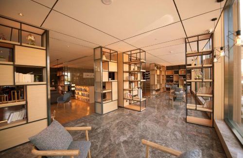 Laishan Hotel | Atour Hotel Yantai South Station Yingchun Street