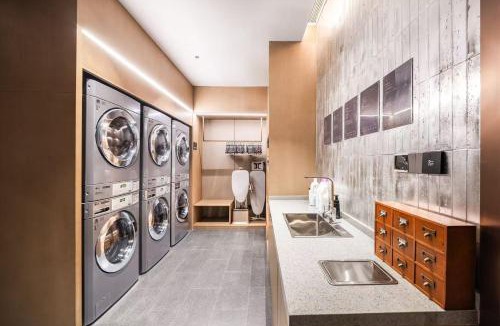 Yantai Hotel | Atour Hotel Yantai Zhifu Station Red Star Macalline