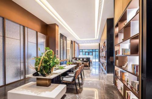 Yantai Hotel | Atour Hotel Yantai Zhifu Station Red Star Macalline
