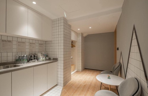 Yizheng Hotel | Atour Hotel Yizheng Wannian Avenue