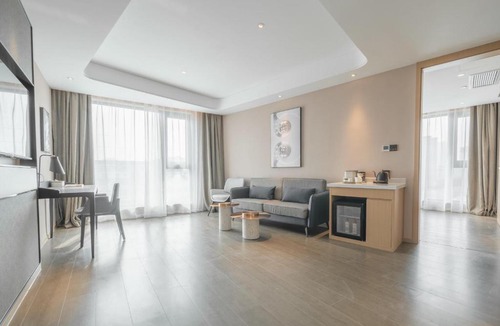 Yizheng Hotel | Atour Hotel Yizheng Wannian Avenue