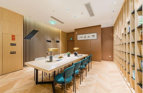 Downtown Hangzhou Hotel | Atour Hotel Zhejiang University East Fengqi Road