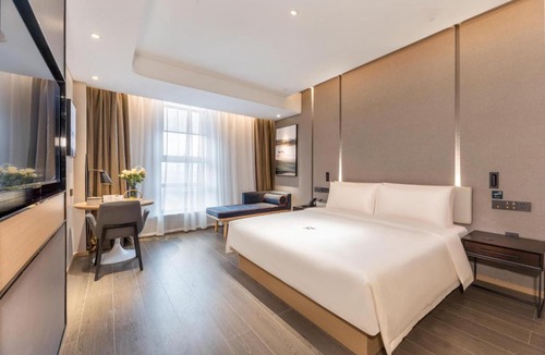 Xihu Hotel | Atour Hotel Zhijiang Bridge