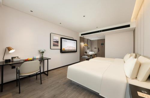 Zhongshan Hotel | Atour Hotel Zhongshan Henglan Chang New Times Square