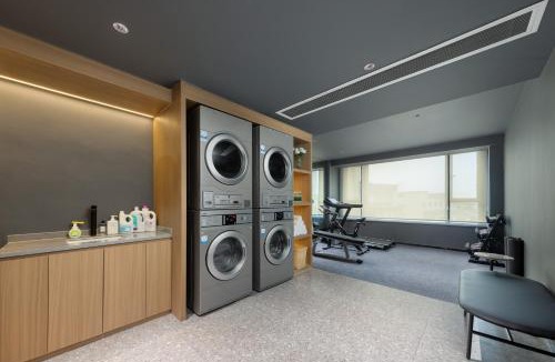 Zhongshan Hotel | Atour Hotel Zhongshan Henglan Chang New Times Square