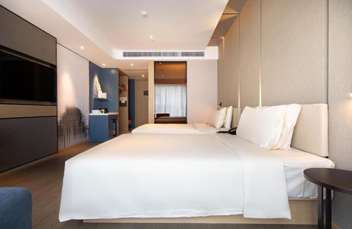 Gangkou Hotel | Atour Hotel Zhongshan North Station V-PARK Plaza