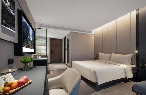 Ziliujing District Hotel | Atour Hotel Zigong Huashang International City Summit Park