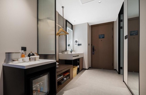 Ziliujing District Hotel | Atour Hotel Zigong Huashang International City Summit Park