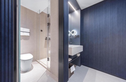 Jinsong Panjiayuan Hotel | Atour Light Hotel Beijing Panjiayuan Chengshousi Subway Station