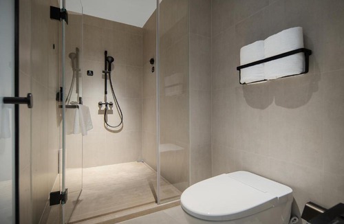 Yuzhong Hotel | Atour Light Hotel Chongqing Yuzhong Daping Metro Station
