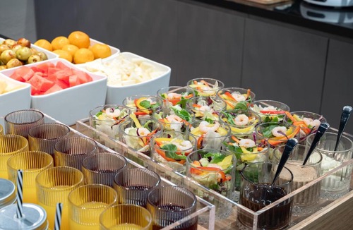 Panyu Hotel | Atour Light Hotel Guangzhou Panyu Chimelong Wanbo Business District
