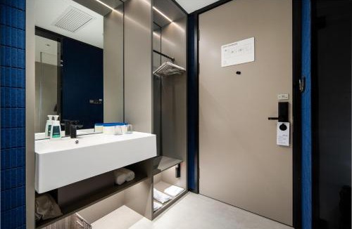 Xihu Hotel | Atour Light Hotel Hangzhou Zijingang Science and Technology City