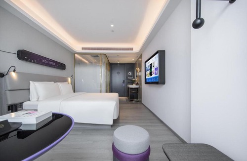 Maidi and Henan'an Hotel | Atour Light Hotel Huizhou Jinshanhu Ganghui