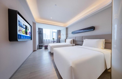 Maidi and Henan'an Hotel | Atour Light Hotel Huizhou Jinshanhu Ganghui